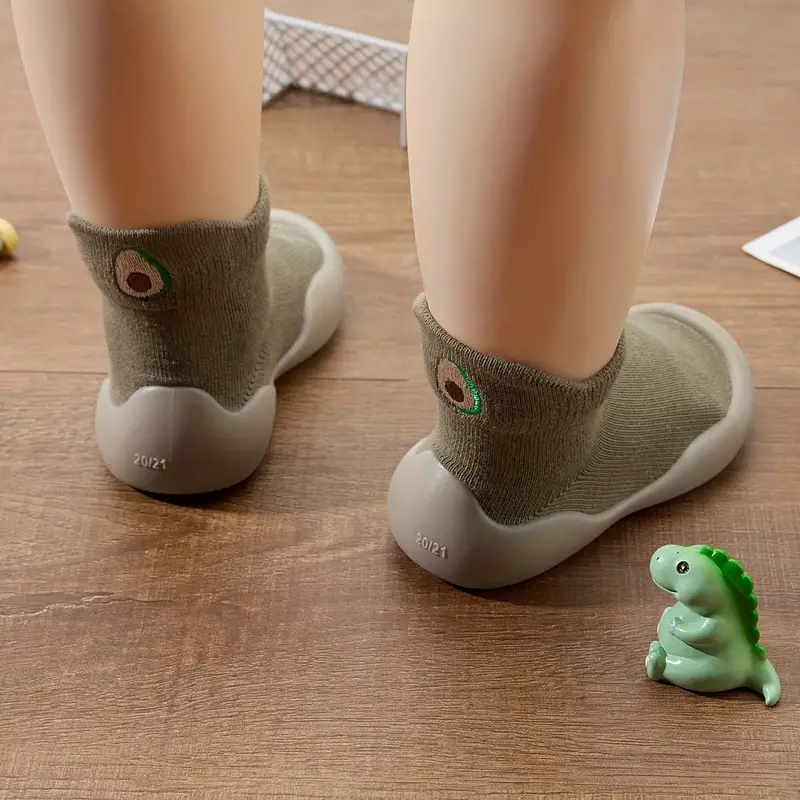 FlexiSteps Barefoot Baby Shoes for Natural Movement and Flexible First Steps