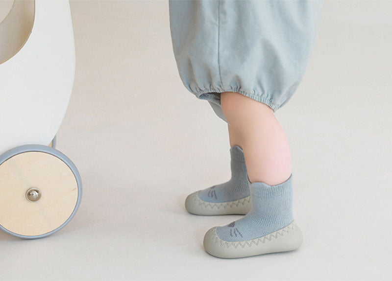 LittlePaws Baby Booties, Non-Slip Soft Sole Unisex First Shoes 0–3 Years